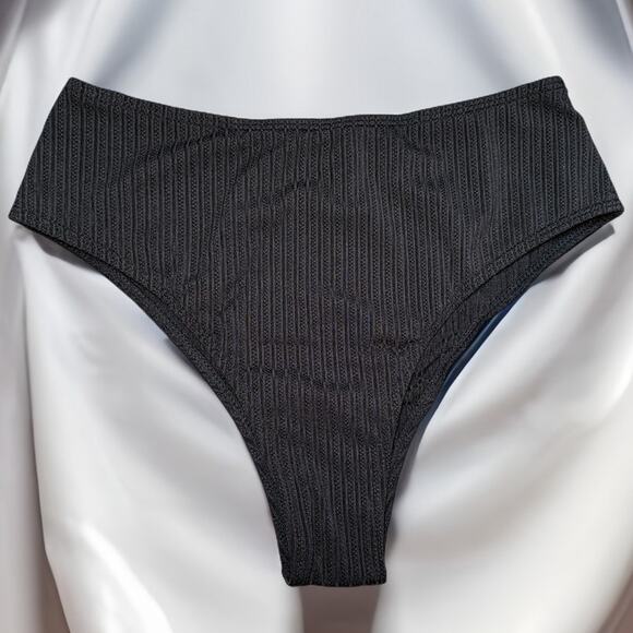 New Medium Black Swim Bottoms Bikini Mid High Rise Cheeky Ribbed Stretch - Picture 1 of 2